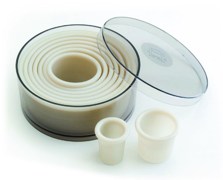 Caja 9 cortapastas redondos rizado nylon de Lacor