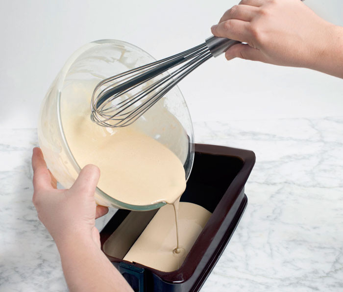 Batidor de varillas con raspador de silicona de Lacor
