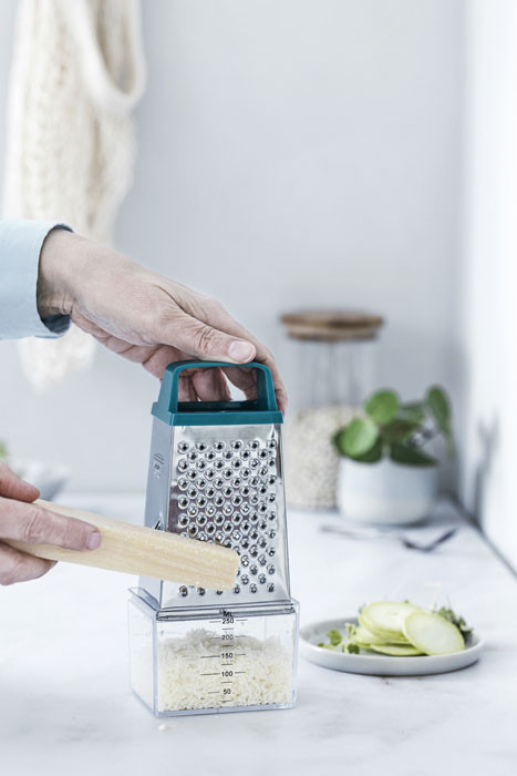 Rallador con recipiente KEEP de Lacor