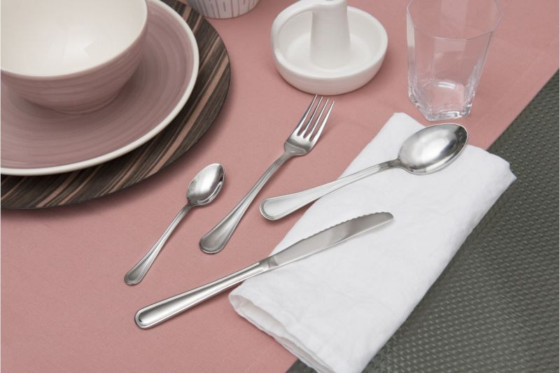 Estuche 24 piezas cubertería HIDRAULIC de Comas